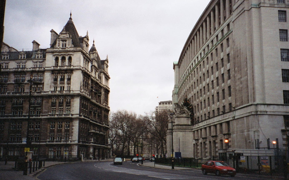 london 2001-12-27 06e.jpg