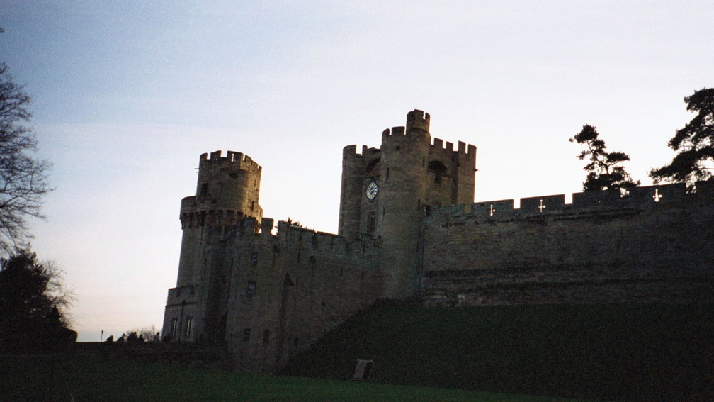 warwick castle 2001-12-28 03e.jpg