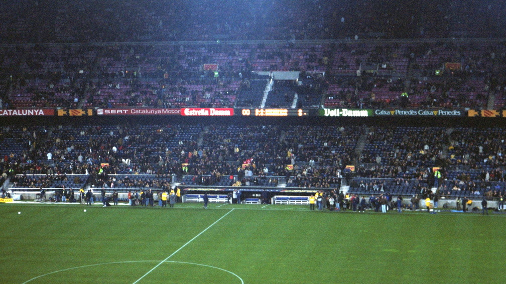 fc barcelona 2001-02-17 03e.jpg