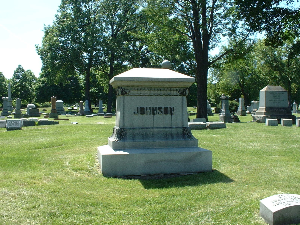 graceland cemetery 2001-05-19 09e.jpg